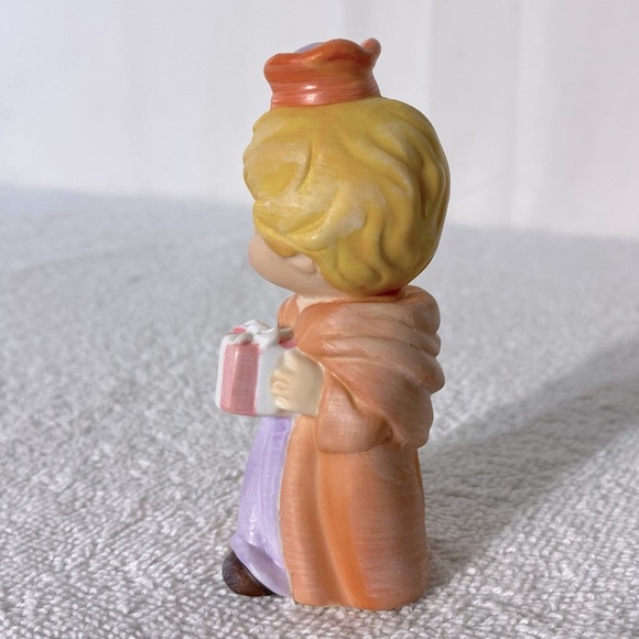 Vintage 1986 Avon Heavenly Blessings Nativity Collection Ceramic Figurine - Picture 2 of 13